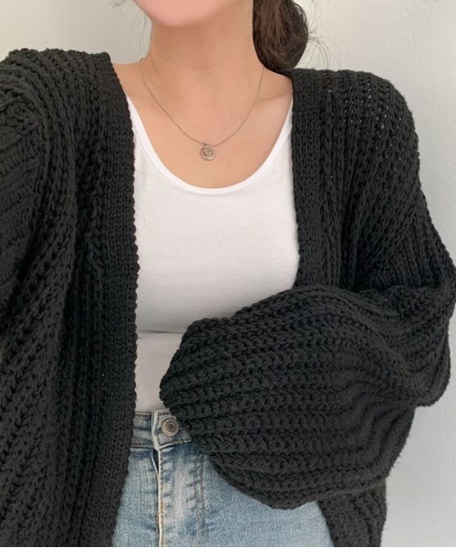 ABITOKYO(アビトーキョー)の「ボリュウームスリーブローゲージカーディガン(カーディガン/ボレロ・レディース・ブラック/ベージュ/グレー/アイボリー・FREE)」の15枚目の写真