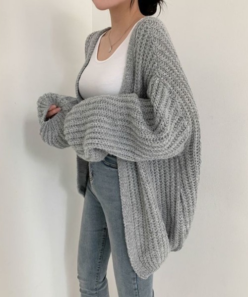 ABITOKYO(アビトーキョー)の「ボリュウームスリーブローゲージカーディガン(カーディガン/ボレロ・レディース・ブラック/ベージュ/グレー/アイボリー・FREE)」の17枚目の写真