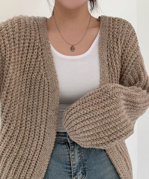 ABITOKYO(アビトーキョー)の「ボリュウームスリーブローゲージカーディガン(カーディガン/ボレロ・レディース・ブラック/ベージュ/グレー/アイボリー・FREE)」の14枚目の写真