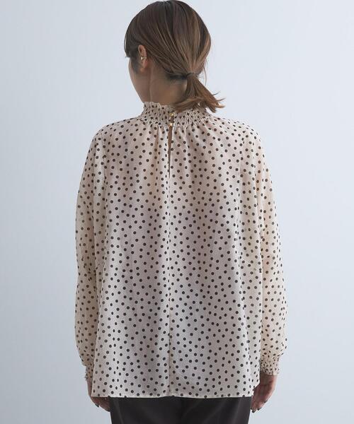 green label relaxing(グリーンレーベルリラクシング)の「ドット ギャザー ブラウス(シャツ/ブラウス・レディース・ブラック/ベージュ・FREE)」の10枚目の写真