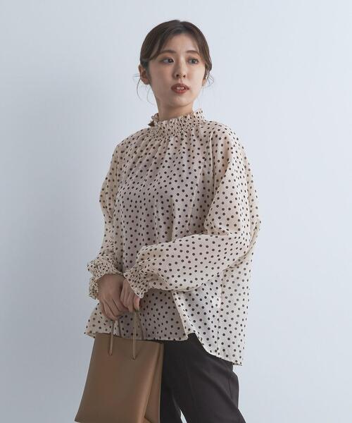 green label relaxing(グリーンレーベルリラクシング)の「ドット ギャザー ブラウス(シャツ/ブラウス・レディース・ブラック/ベージュ・FREE)」の16枚目の写真