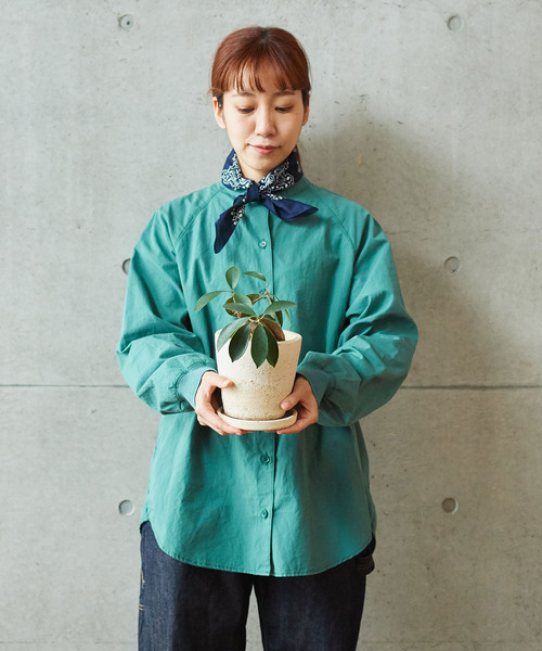 PAR ICI KLASSISK(パーリッシィクラシスク)の「フィンクスブロード伊吹染め 袖リブブラウス (セットアップ対応)(シャツ/ブラウス・レディース・グリーン/アイボリー/レッド・FREE)」の4枚目の写真