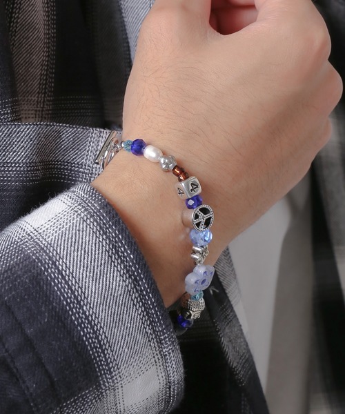 SPINNS（スピンズ）の「ビーズブレスレット（ブレスレット・メンズ・ブルー/ブラック・ONESIZE）」の2枚目の写真