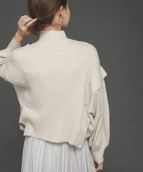 SENSE OF PLACE by URBAN RESEARCH（センスオブプレイスバイアーバンリサーチ）の「ストレッチショルダータックセーター（ニット/セーター・レディース・アイボリー/ブラック/イエロー/ライトカーキ/ブルー・ONE）」の10枚目の写真