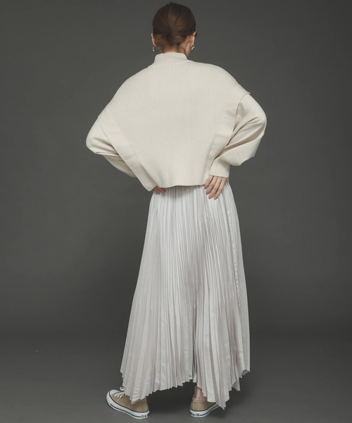 SENSE OF PLACE by URBAN RESEARCH（センスオブプレイスバイアーバンリサーチ）の「ストレッチショルダータックセーター（ニット/セーター・レディース・アイボリー/ブラック/イエロー/ライトカーキ/ブルー・ONE）」の15枚目の写真