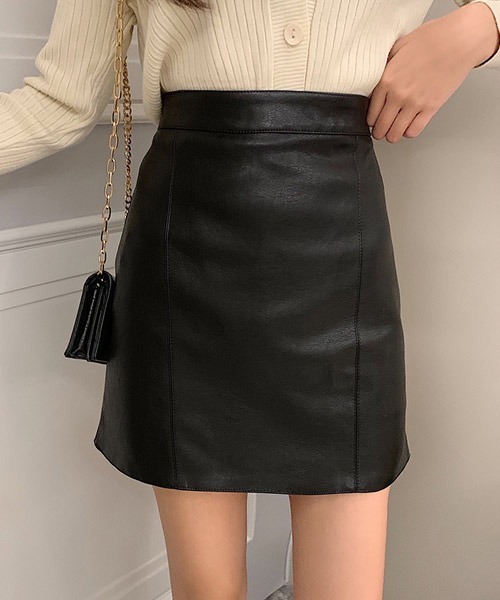 urge:(アージコロン )の「【URGE:】 合成皮革 ミニスカート(スカート・レディース・ブラック・SMALL/MEDIUM/X-LARGE/LARGE)」の4枚目の写真