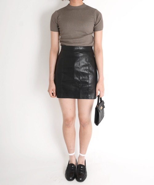 urge:(アージコロン )の「【URGE:】 合成皮革 ミニスカート(スカート・レディース・ブラック・SMALL/MEDIUM/X-LARGE/LARGE)」の5枚目の写真
