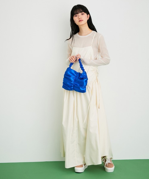 ADAM ET ROPE'(アダムエロペ)の「サテンシャーリングミニバッグ(ハンドバッグ・レディース・ブラック/シルバー/イエロー/ブルー・FREE)」の5枚目の写真