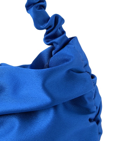 ADAM ET ROPE'(アダムエロペ)の「サテンシャーリングミニバッグ(ハンドバッグ・レディース・ブラック/シルバー/イエロー/ブルー・FREE)」の13枚目の写真