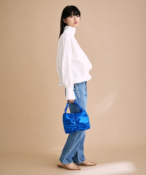 ADAM ET ROPE'(アダムエロペ)の「サテンシャーリングミニバッグ(ハンドバッグ・レディース・ブラック/シルバー/イエロー/ブルー・FREE)」の20枚目の写真