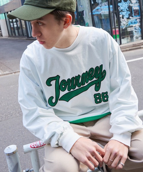 MONO-MART（モノマート）の「ビッグシルエット ナイロン/サテン刺繍カレッジロゴ 長袖Tシャツ/オーバーサイズカットソー/リンガーTシャツ（Tシャツ/カットソー・メンズ・ホワイト/ロイヤルブルー/ダークグリーン系/ブラック/ホワイト系/ブルー系/ダークグリーン/ブラック系/オートミール/アイボリー系・M/L）」の12枚目の写真