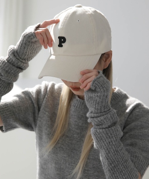 UNE MANSION（ユヌマンション）の「コーデュロイ P キャップ帽子（キャップ・レディース・ホワイト/ブラック/ブラウン/レッド/イエロー・ONE SIZE）」の2枚目の写真