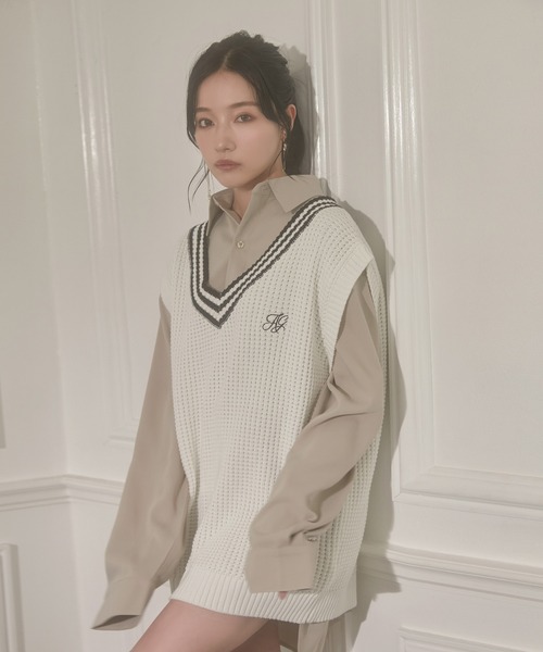 ANDGEEBEE（アンジービー）の「UNISEX ラインニットベスト（ベスト・レディース・ネイビー/ホワイト・MEDIUM）」の2枚目の写真