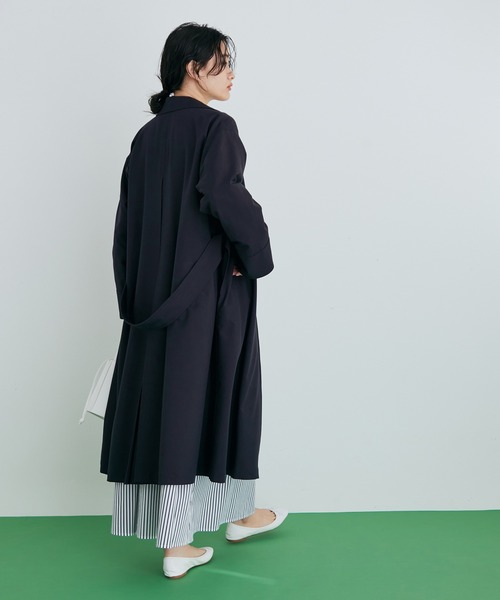 ADAM ET ROPE'（アダムエロペ）の「【アウトレット店舗・WEB限定】ボックスプリーツトレンチコート（トレンチコート・レディース・ベージュ/ネイビー・FREE）」の7枚目の写真