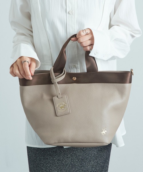 BEVERLY HILLS POLO CLUB(ビバリーヒルズポロクラブ)の「【BEVERLY HILLS POLO CLUB】《別注》Wフェイスランチトート(トートバッグ・レディース・ブラック/ホワイト/ホワイト系その他/グレー/ベージュ/グレイッシュベージュ/ホワイト系その他2・FREE)」の1枚目の写真