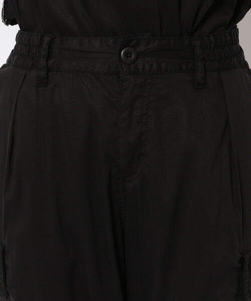 AVIREX（アヴィレックス）の「TENCEL CARGO PANTS/ テンセルカーゴパンツ（カーゴパンツ・レディース・ブラック/アイボリー/オリーブ・SMALL/MEDIUM/LARGE）」の6枚目の写真