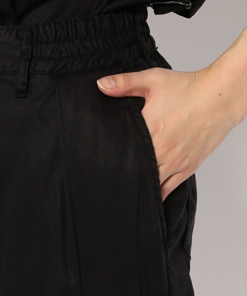 AVIREX（アヴィレックス）の「TENCEL CARGO PANTS/ テンセルカーゴパンツ（カーゴパンツ・レディース・ブラック/アイボリー/オリーブ・SMALL/MEDIUM/LARGE）」の7枚目の写真