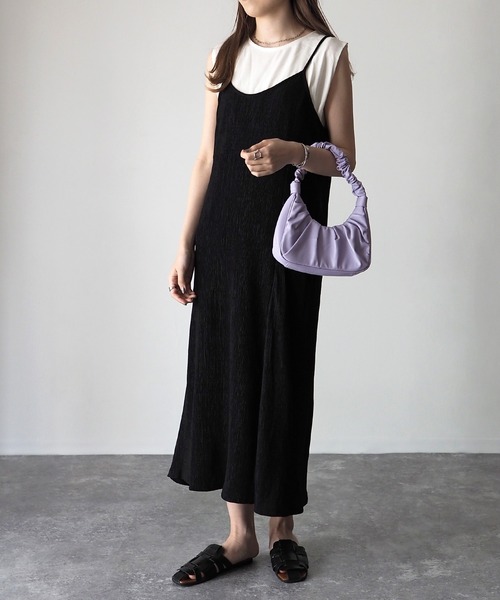 Riberry(リベリー)の「フロントスリットキャミワンピース(ワンピース・レディース・アイボリー/ブラック/グレー・MEDIUM)」の8枚目の写真