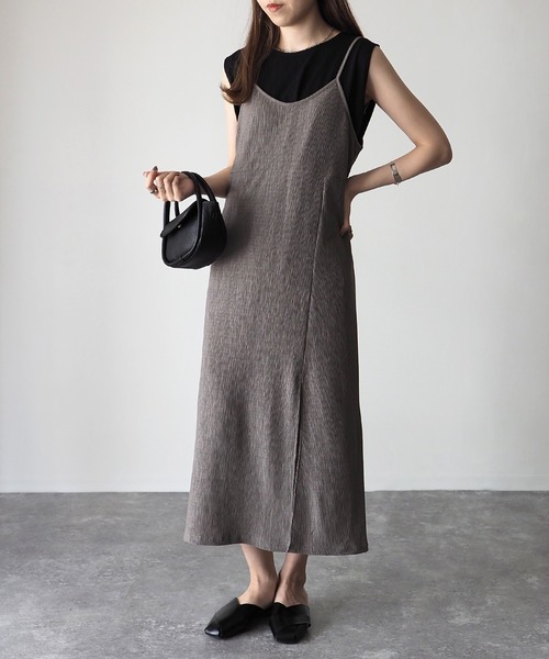 Riberry(リベリー)の「フロントスリットキャミワンピース(ワンピース・レディース・アイボリー/ブラック/グレー・MEDIUM)」の9枚目の写真