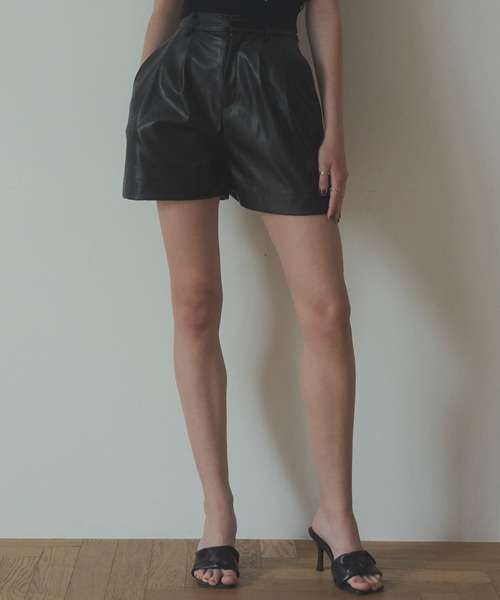 Elleia（エレイア）の「レザーショートパンツ（その他パンツ・レディース・ブラック/ベージュ・FREE）」の6枚目の写真