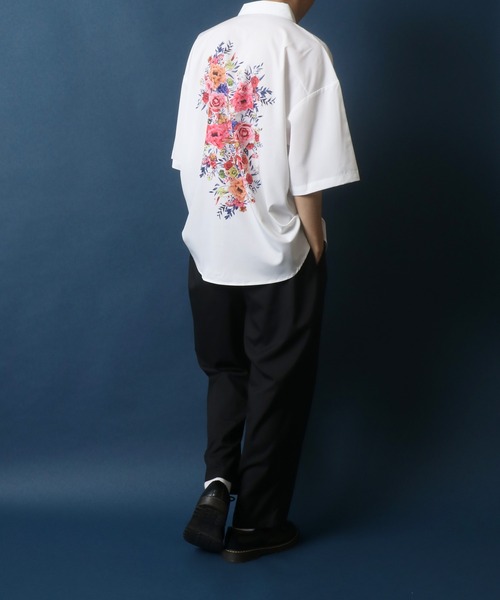 ANPAS（アンパス）の「Flower ＆ Butterfly Big Print Oversize Shirt/花柄 ビッグプリント オーバーサイズ シャツ（シャツ/ブラウス・メンズ・ホワイト系その他/ブラック系その他/ホワイト系その他2/ホワイト系その他3/ブラック系その他2/ブラック系その他3/ブラック系その他4/ブラック系その他5・M/L）」の10枚目の写真