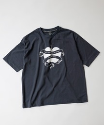 NUMBER (9)INE APPLE OVER T-SHIRT