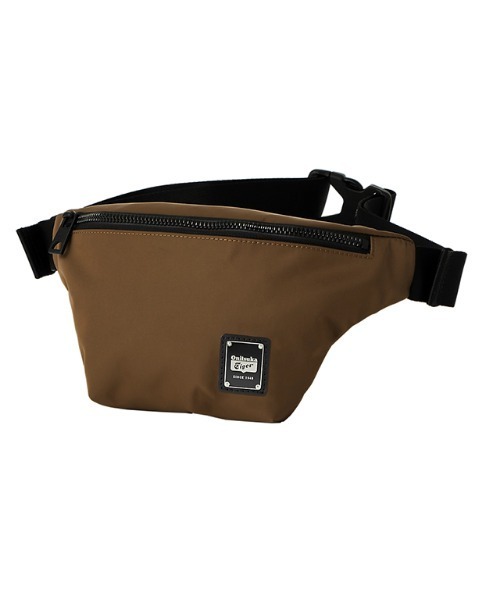 最終お値下げ　未使用級　オニツカタイガーウエストポーチ　虎 刺繍 オニツカタイガー ウエストポーチ 虎刺繍 - メルカリ