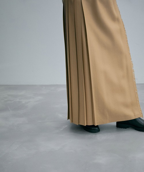 O'NEIL of DUBLIN(オニールオブダブリン)の「【O'NEIL OF DUBLIN】FASHION MAXI KILT SKIRT(スカート・レディース・ブラウン系その他3/チャコールグレー/ブラック・2/1)」の12枚目の写真
