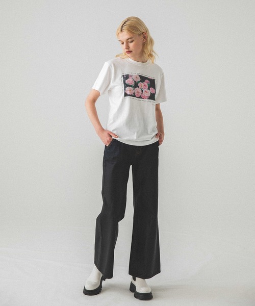 MECRE（メクル）の「フラワープリントTee（Tシャツ/カットソー・レディース・ホワイト・FREE）」の3枚目の写真