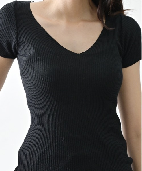 ibeul_（イベール）の「スリムリブ半袖ベーシックトップス（Tシャツ/カットソー・レディース・ブルー/レッド/ブラック/ホワイト/グリーン/ネイビー・M/L/FREE）」の2枚目の写真