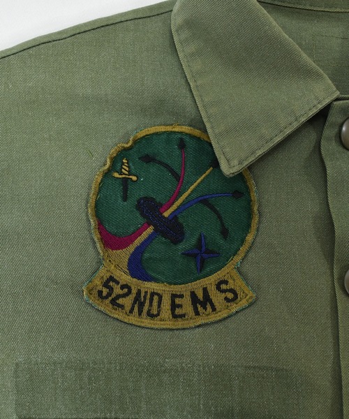 VINTAGE(ヴィンテージ)の「【ヴィンテージ古着】ミリタリー U.S.AIR FORCE ユーティリティシャツ(ミリタリージャケット・メンズ・カーキ・SMALL)」の3枚目の写真