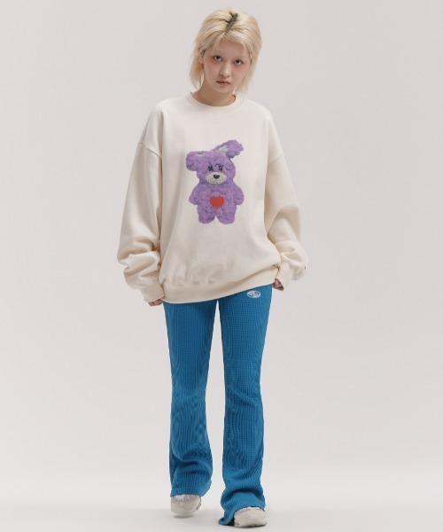 ISTKUNST（イストクンスト）の「A'GEM/9 × .kom『ISTKUNST/イストクンスト』BOUCLE HEART RABBIT SWEATSHIRTS/ブークレーハートラビット スウェット シャツ（スウェット・メンズ・アイボリー・M/L）」の2枚目の写真