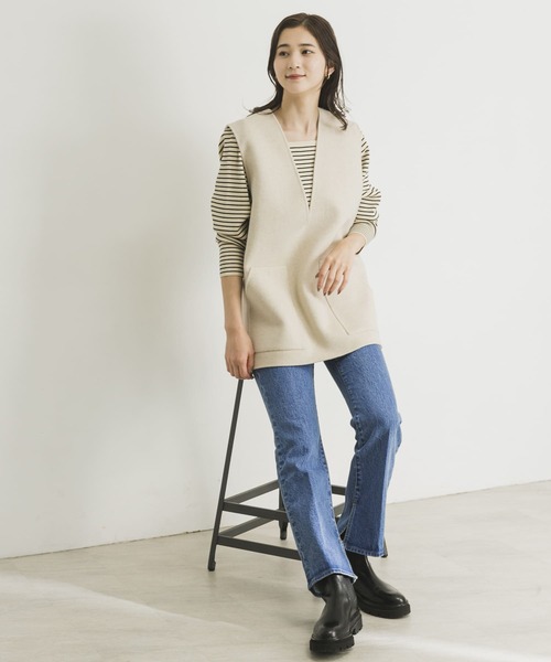 URBAN RESEARCH(アーバンリサーチ)の「リバーオーバーVネックベスト(ダウンベスト・レディース・モカ/ベージュ系その他・36/38)」の7枚目の写真