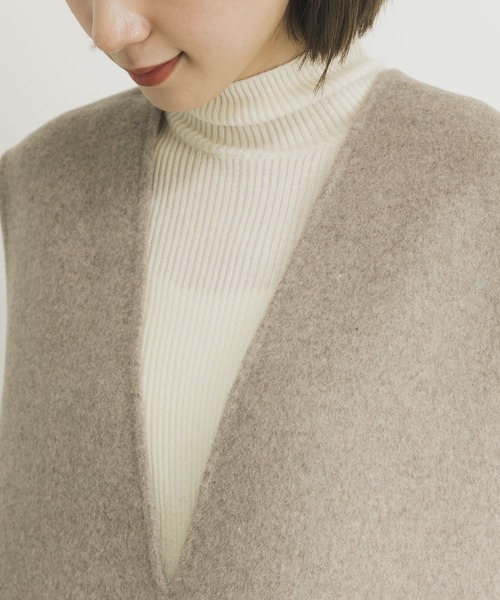 URBAN RESEARCH(アーバンリサーチ)の「リバーオーバーVネックベスト(ダウンベスト・レディース・モカ/ベージュ系その他・36/38)」の9枚目の写真