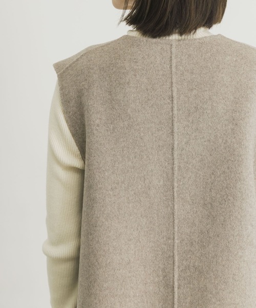 URBAN RESEARCH(アーバンリサーチ)の「リバーオーバーVネックベスト(ダウンベスト・レディース・モカ/ベージュ系その他・36/38)」の12枚目の写真