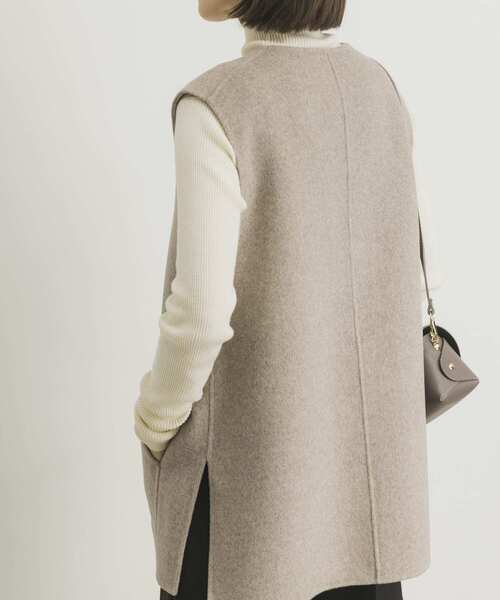 URBAN RESEARCH(アーバンリサーチ)の「リバーオーバーVネックベスト(ダウンベスト・レディース・モカ/ベージュ系その他・36/38)」の17枚目の写真