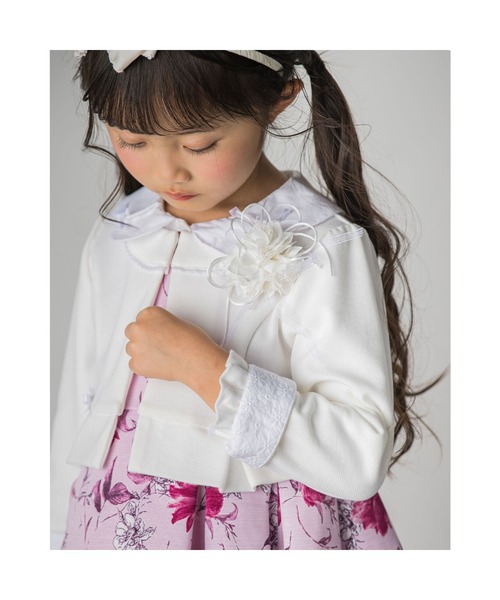 BeBe（ベベ）の「BeBe/フォーマルリップルポンチノーカラージャケット(110~130cm)（ノーカラージャケット・キッズ・ホワイト/ネイビー・110/120/130）」の18枚目の写真