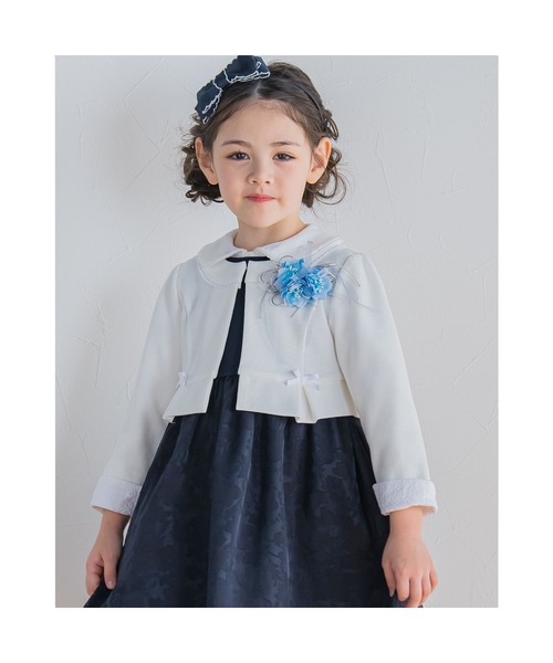 BeBe（ベベ）の「BeBe/フォーマルリップルポンチノーカラージャケット(110~130cm)（ノーカラージャケット・キッズ・ホワイト/ネイビー・110/120/130）」の3枚目の写真
