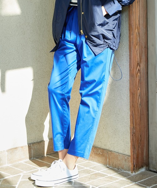 LE SOUK HOLIDAY（ルスークホリデー）の「タックテーパードパンツ（チノパンツ・レディース・カーキ/ブラウン/チャコールグレー/ブラック/ベージュ/ブルー・M/L/S）」の6枚目の写真