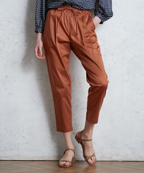 LE SOUK HOLIDAY（ルスークホリデー）の「タックテーパードパンツ（チノパンツ・レディース・カーキ/ブラウン/チャコールグレー/ブラック/ベージュ/ブルー・M/L/S）」の10枚目の写真