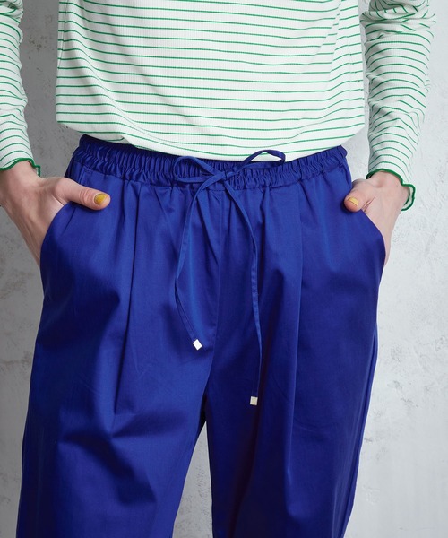 LE SOUK HOLIDAY（ルスークホリデー）の「タックテーパードパンツ（チノパンツ・レディース・カーキ/ブラウン/チャコールグレー/ブラック/ベージュ/ブルー・M/L/S）」の9枚目の写真