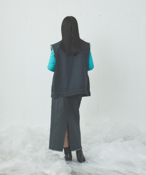Happy John（ハッピージョン）の「fringe denim vest/フリンジデニムベスト（ベスト・レディース・チャコールグレー/サックスブルー・FREE）」の16枚目の写真