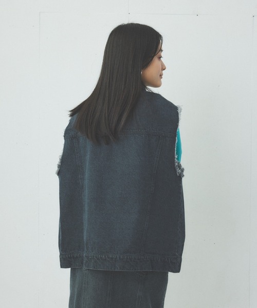 Happy John（ハッピージョン）の「fringe denim vest/フリンジデニムベスト（ベスト・レディース・チャコールグレー/サックスブルー・FREE）」の13枚目の写真