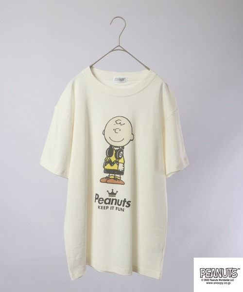 PEANUTS(ピーナッツ)の「PEANUTS ヘッドフォン スヌーピー/チャーリーブラウン/ウッドストック/オラフ/ペパーミントパティ/マーシー 半袖Tシャツ(Tシャツ/カットソー・レディース・カーキ系5/カーキ系2/ネイビー系4/ネイビー系/カーキ系1/カーキ系4/カーキ系3/ネイビー系3/ネイビー/ネイビー系1/ネイビー系2/カーキ/ブラック系/ホワイト系1/ホワイト系3/ホワイト系4/ブラック系2/ブラック系1/ホワイト系2/ホワイト/ホワイト系/オレンジ/サックスブルー系1/ブラック系3/オレンジ系3/サックスブルー系2/オレンジ系2/サックスブルー/サックスブルー系/サックスブルー系3/オレンジ系5/サックスブルー系4/オレンジ系1/オレンジ系4/ブラック/アイボリー系/アイボリー系1/アイボリー/アイボリー系4/アイボリー系3/アイボリー系2・M/3L/L/4L/LL/S)」の4枚目の写真