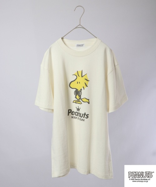 PEANUTS(ピーナッツ)の「PEANUTS ヘッドフォン スヌーピー/チャーリーブラウン/ウッドストック/オラフ/ペパーミントパティ/マーシー 半袖Tシャツ(Tシャツ/カットソー・レディース・カーキ系5/カーキ系2/ネイビー系4/ネイビー系/カーキ系1/カーキ系4/カーキ系3/ネイビー系3/ネイビー/ネイビー系1/ネイビー系2/カーキ/ブラック系/ホワイト系1/ホワイト系3/ホワイト系4/ブラック系2/ブラック系1/ホワイト系2/ホワイト/ホワイト系/オレンジ/サックスブルー系1/ブラック系3/オレンジ系3/サックスブルー系2/オレンジ系2/サックスブルー/サックスブルー系/サックスブルー系3/オレンジ系5/サックスブルー系4/オレンジ系1/オレンジ系4/ブラック/アイボリー系/アイボリー系1/アイボリー/アイボリー系4/アイボリー系3/アイボリー系2・M/3L/L/4L/LL/S)」の5枚目の写真