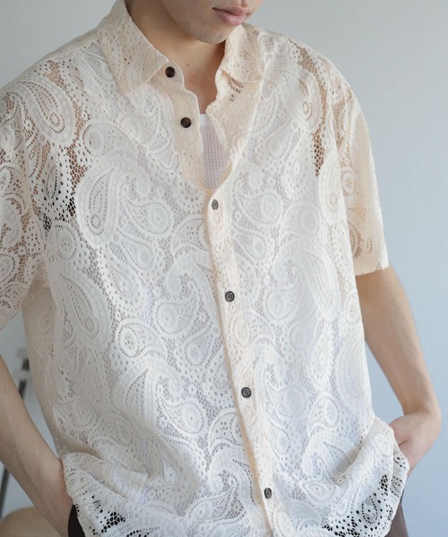 SENSE OF PLACE by URBAN RESEARCH（センスオブプレイスバイアーバンリサーチ）の「『ユニセックス』ペイズリーレースシャツ(5分袖)（シャツ/ブラウス・メンズ・ライトカーキ/チャコールグレー/アイボリー・LARGE/MEDIUM）」の5枚目の写真