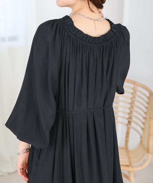 Bab（バブ）の「サテンライクシャーリングワンピース（ワンピース・レディース・オレンジ系その他/ブラック/アイボリー・M）」の18枚目の写真