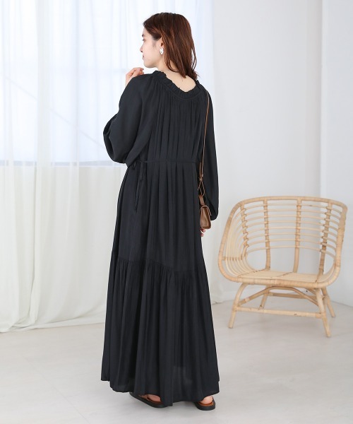 Bab（バブ）の「サテンライクシャーリングワンピース（ワンピース・レディース・オレンジ系その他/ブラック/アイボリー・M）」の22枚目の写真