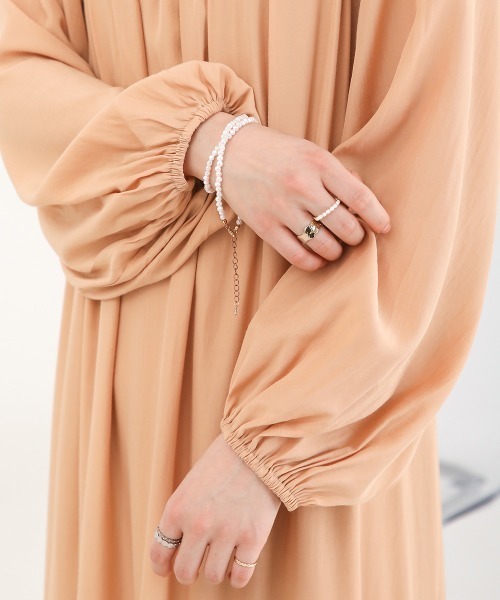 Bab（バブ）の「サテンライクシャーリングワンピース（ワンピース・レディース・オレンジ系その他/ブラック/アイボリー・M）」の8枚目の写真