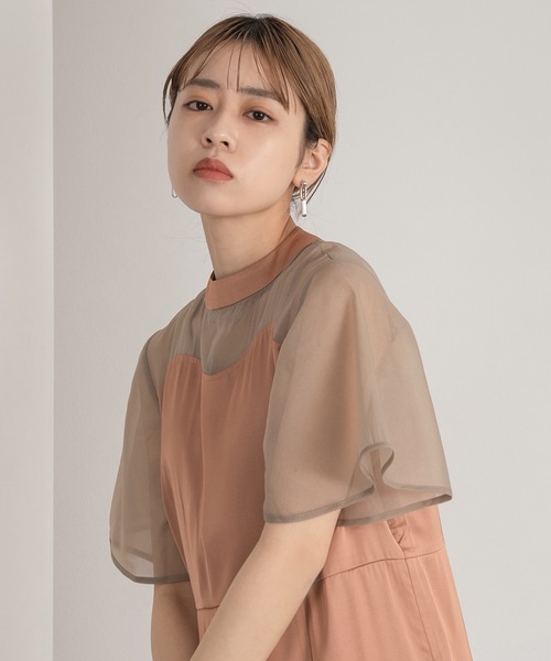 Amiur（エミレ）の「sheer flare sleeve dress（ワンピース・レディース・ブラック/グレイッシュベージュ/オレンジ系・M/S）」の3枚目の写真